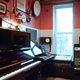 Illustration for article titled A Professional Recording Studio in an Unbelievably Tiny Room